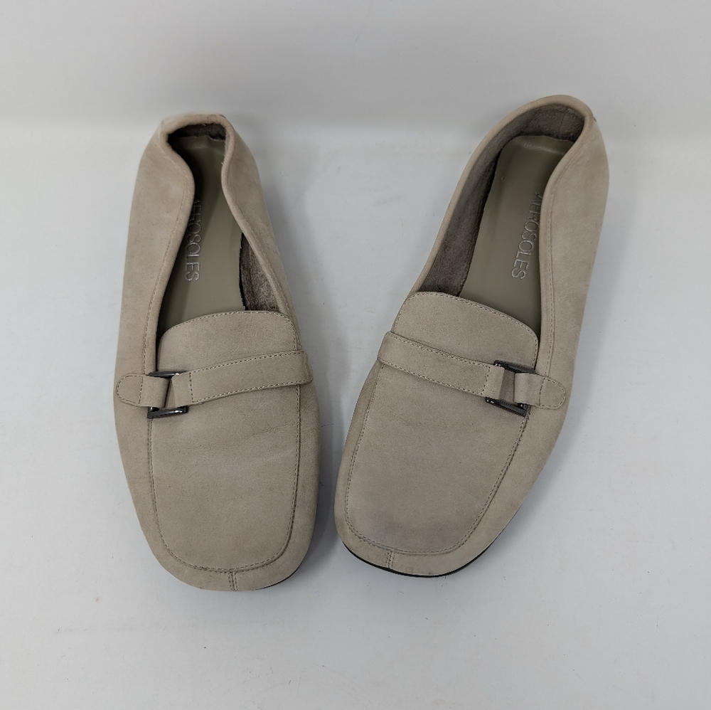 Women's Aerosoles tan Suede nubuck.  New without tags. Size 6